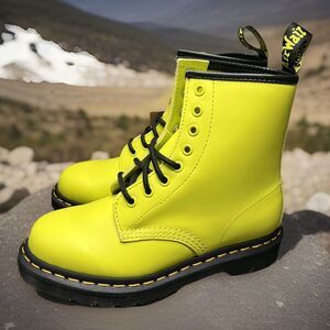 Dr Martens 1460 8 Eye Lace Up Combat Boots Smooth Yellow Leather Women Sz 5 NEW